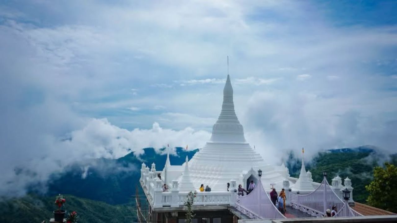 ဓမ္မဓရရှုခင်းသာ “မေတ္တာလွင်ပြင်” စေတီတော် မျက်နှာဖုံး
